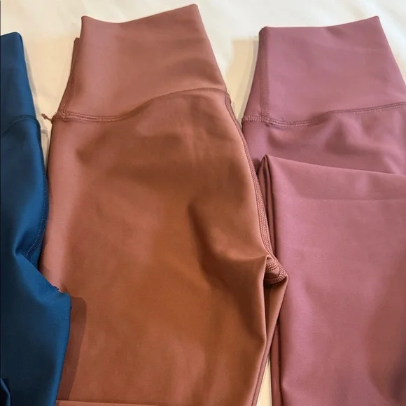 ALO Yoga Leggings Set - blue, Brown, Mauve - Picture 2 of 7